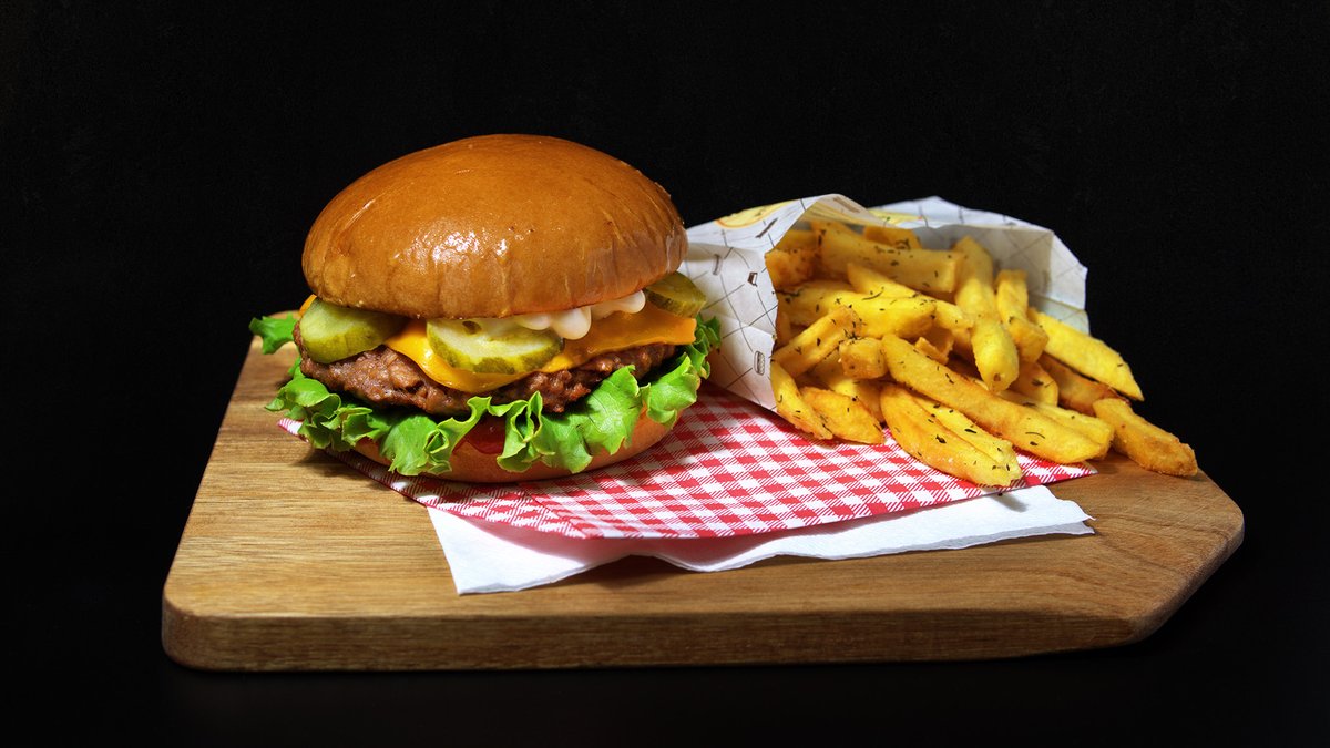 Beyond Burger (fries included) 450g