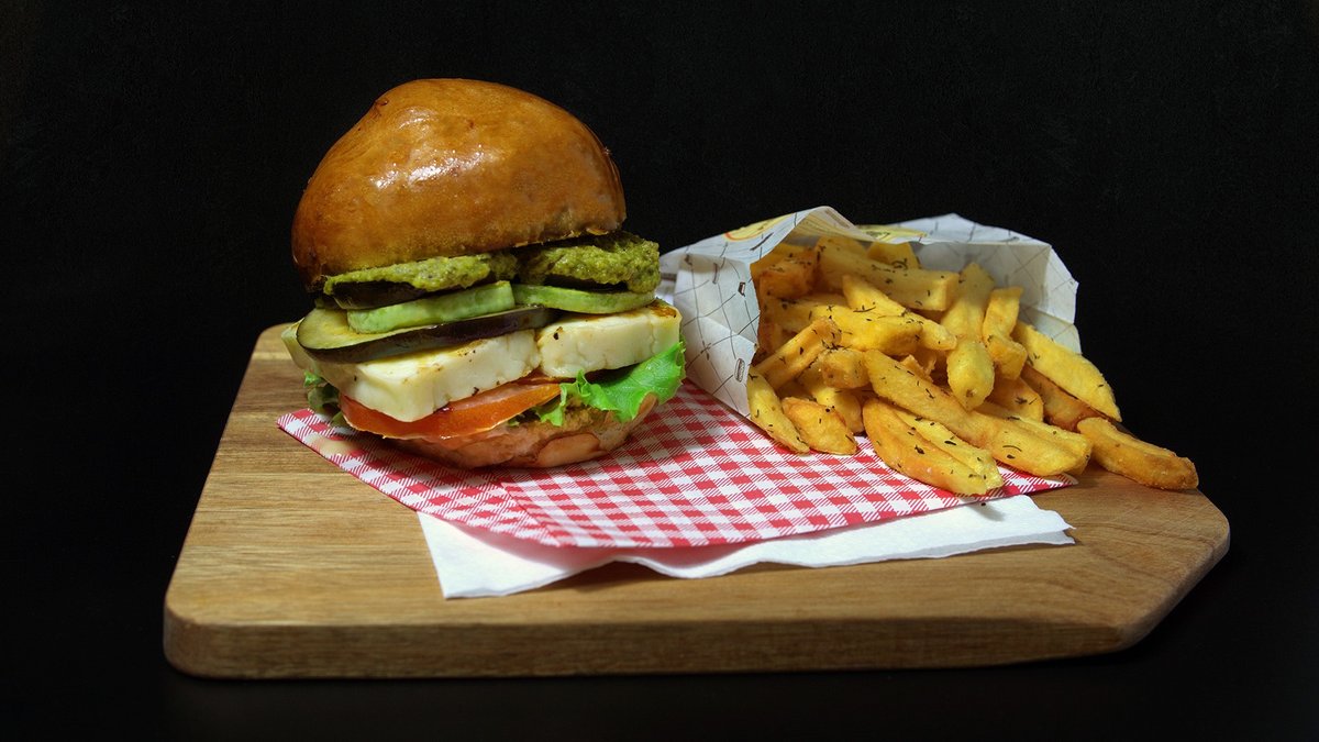 Veggie Burger (fries included) 450g
