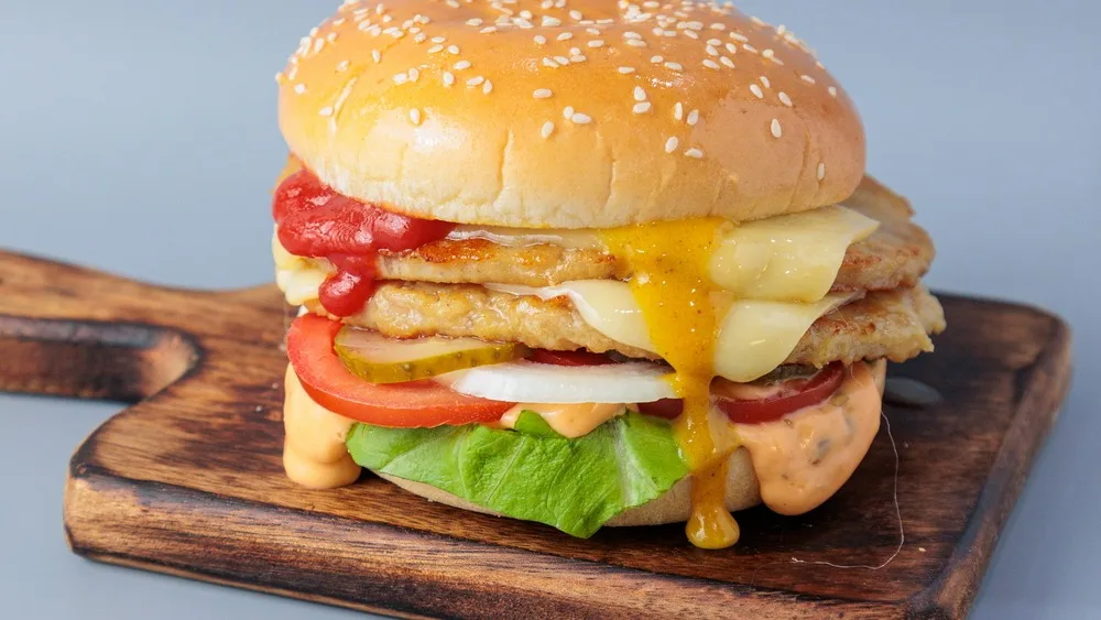 Triple Čiken burger