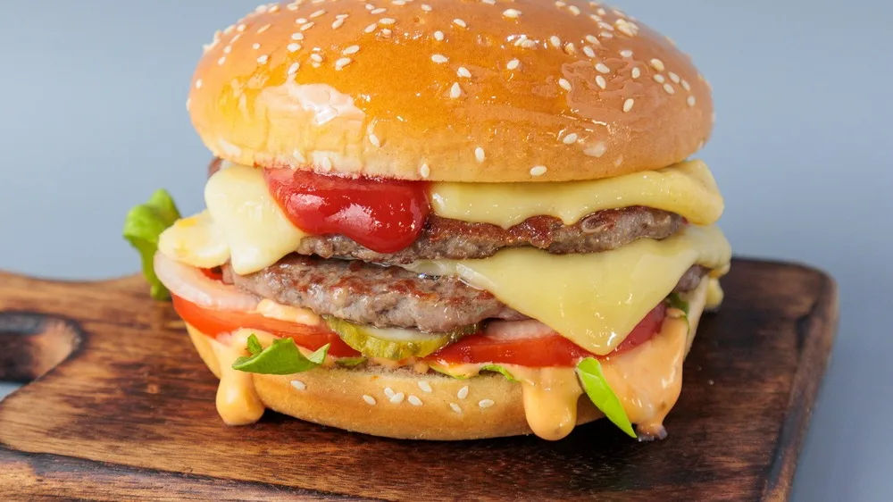 Triple Klasik burger