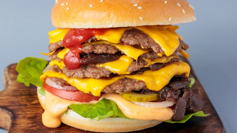 Triple Smeš burger
