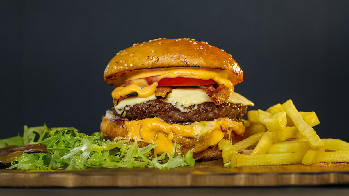Cheese bacon + pomfrit