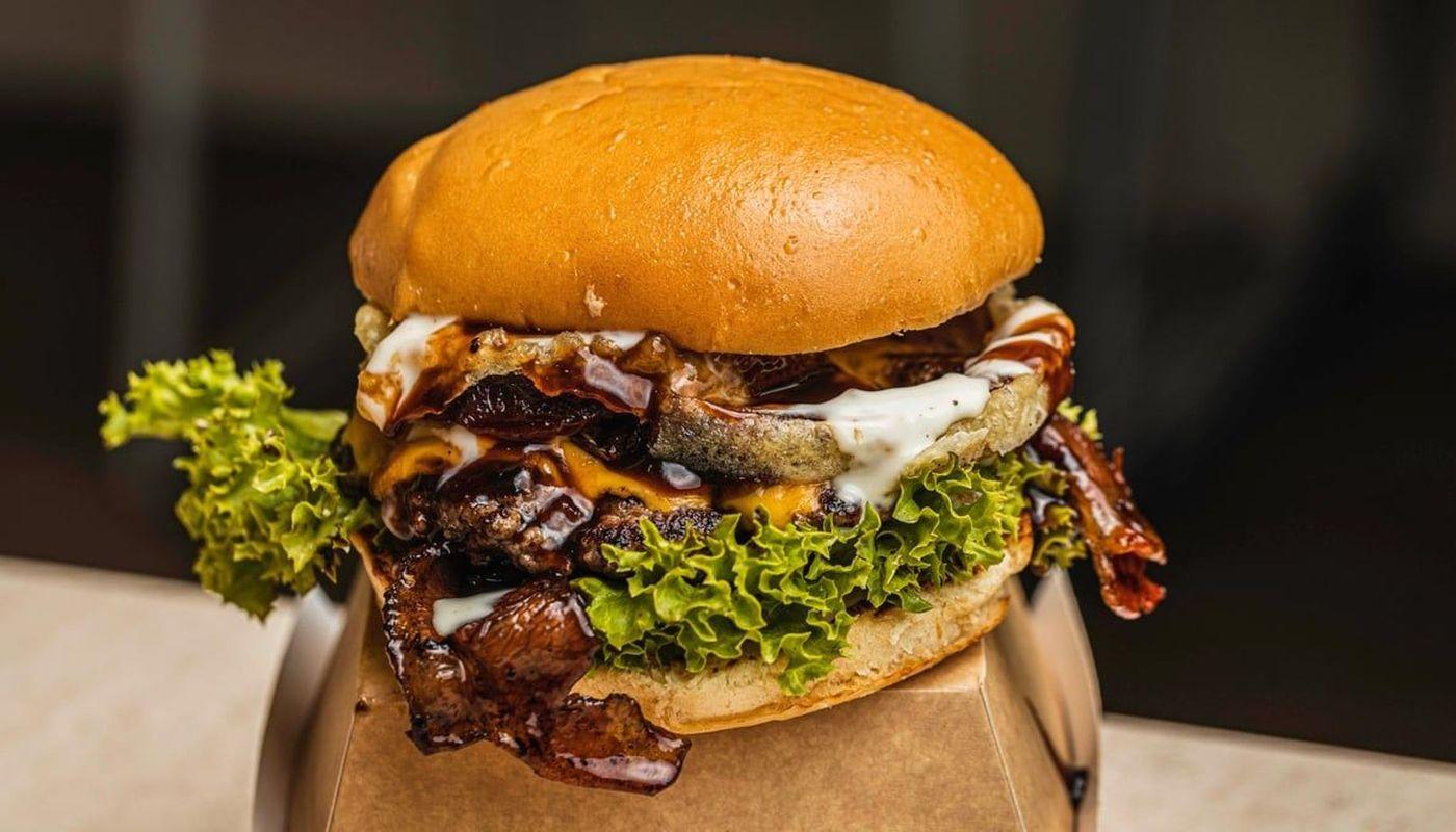 Chuck Jr. Burger