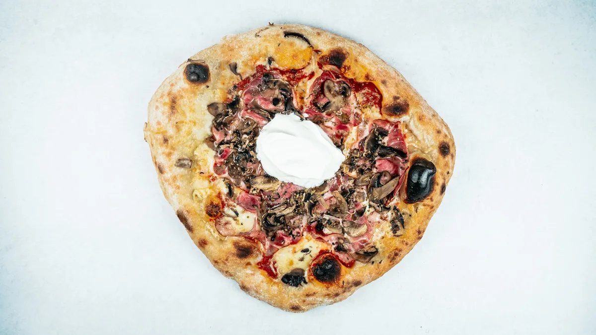 Dimljeno meso pizza