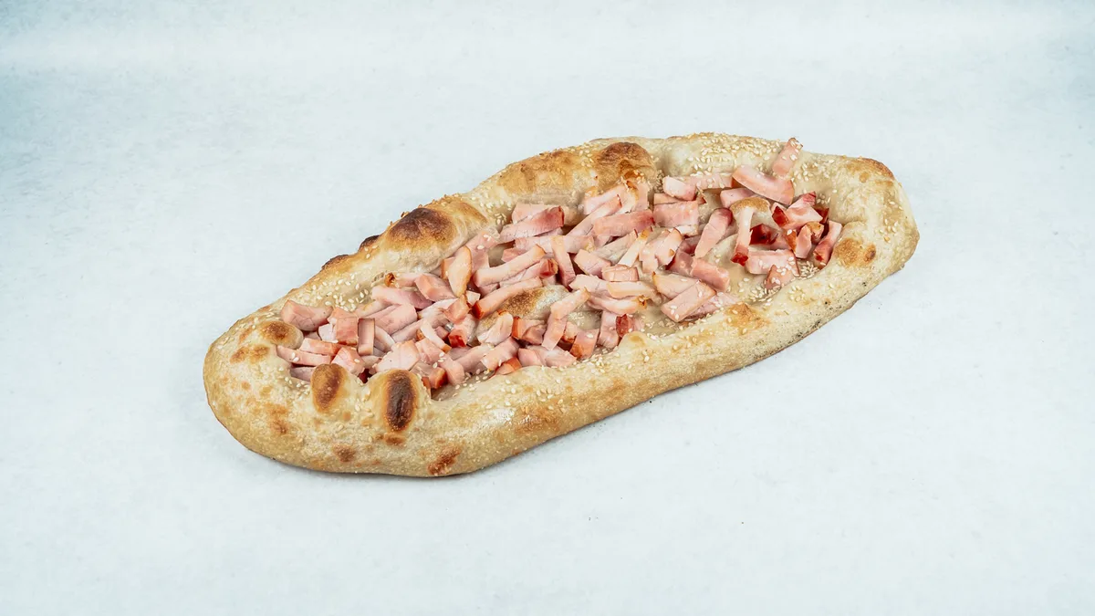 Pastrmajlija s dimljenom svinjetinom