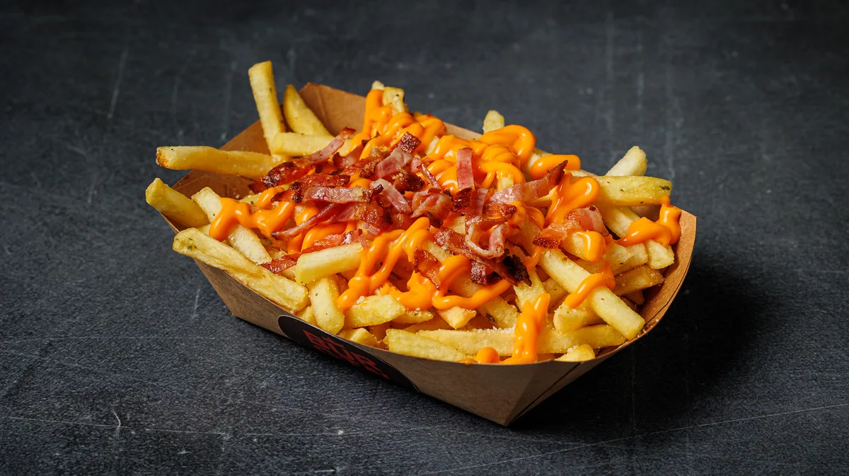 Fries με Cheddar και Bacon