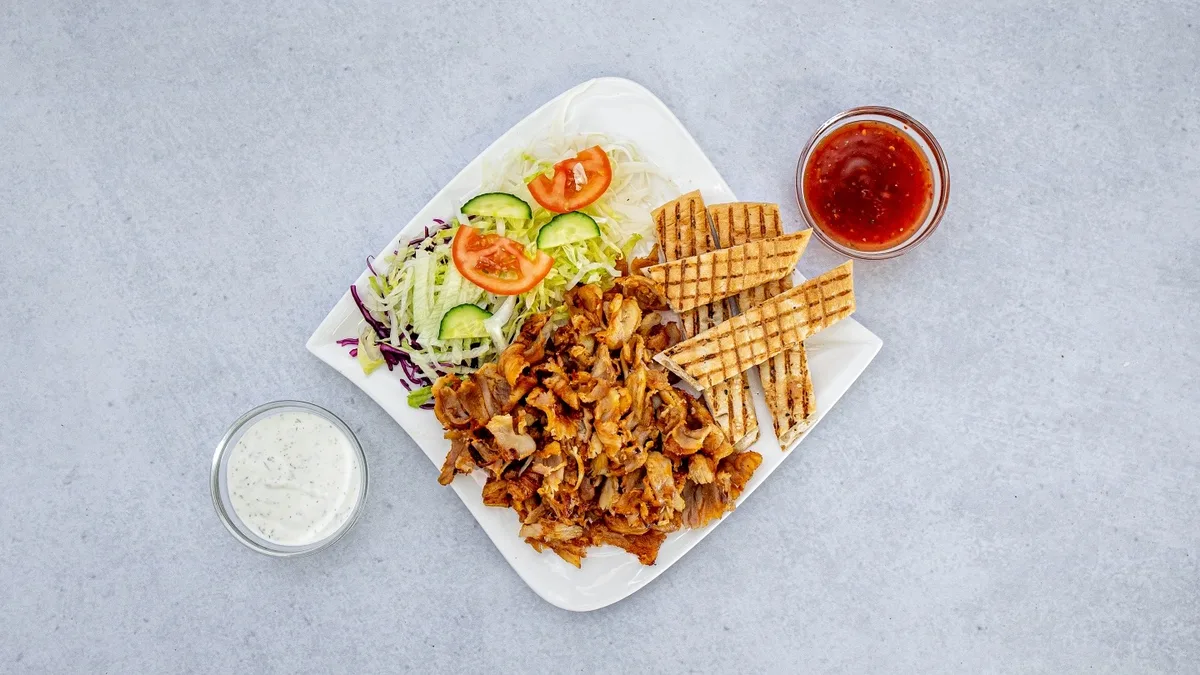 31. Velký talíř kebab