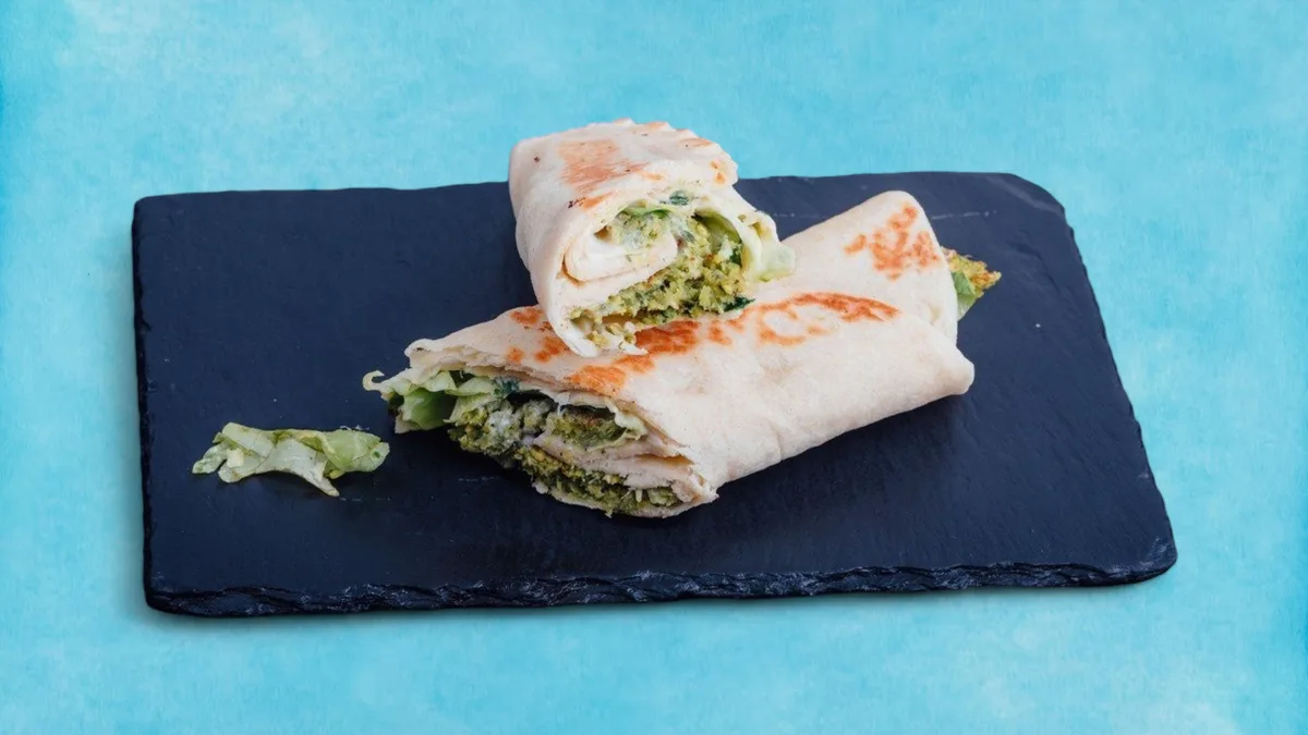 Healthy falafel sendvič