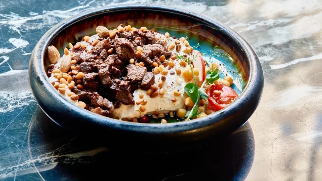 Hummus bil lahmeh