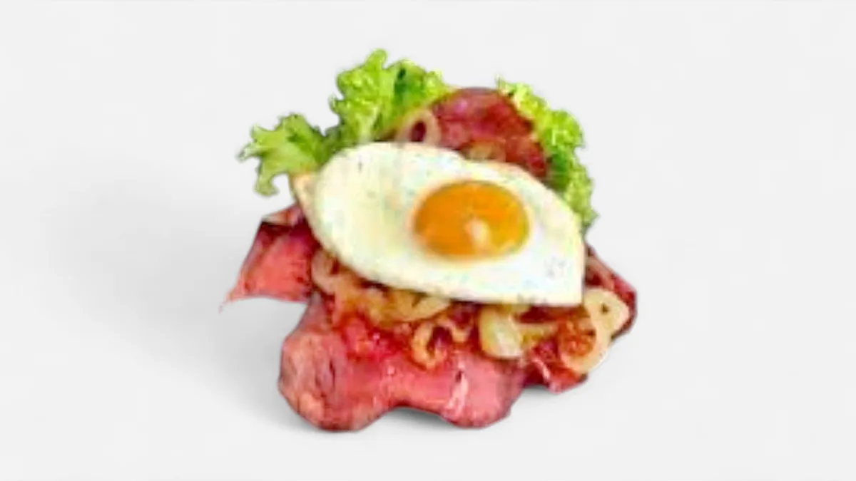 Roastbeef med bløde løg og spejlæg