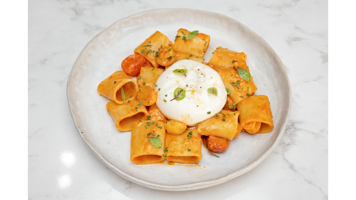 PACCHERI CU BURRATA, ROSII CHERRY SI BUSUIOC 400G