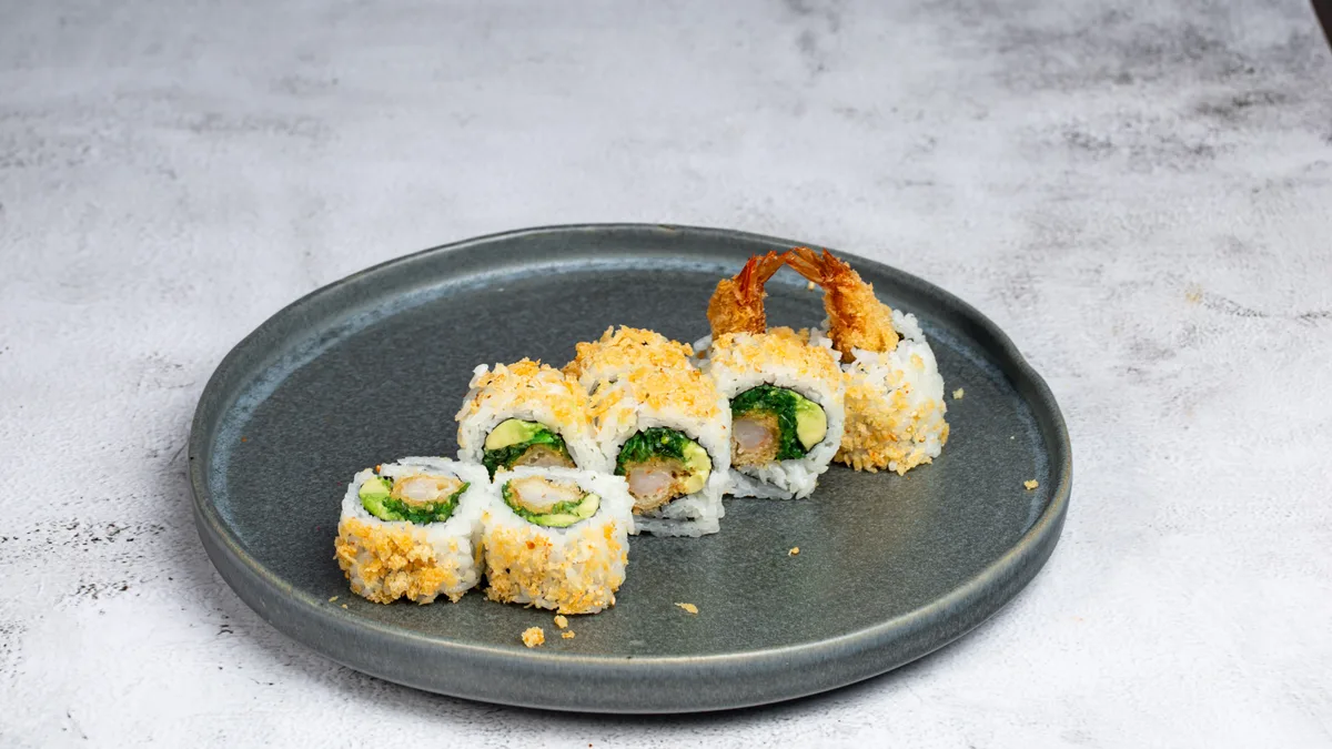 21D. Uramaki Golden Ebi