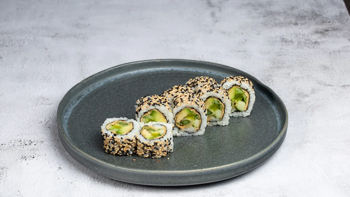 23C. Uramaki Veggie Roll (V)