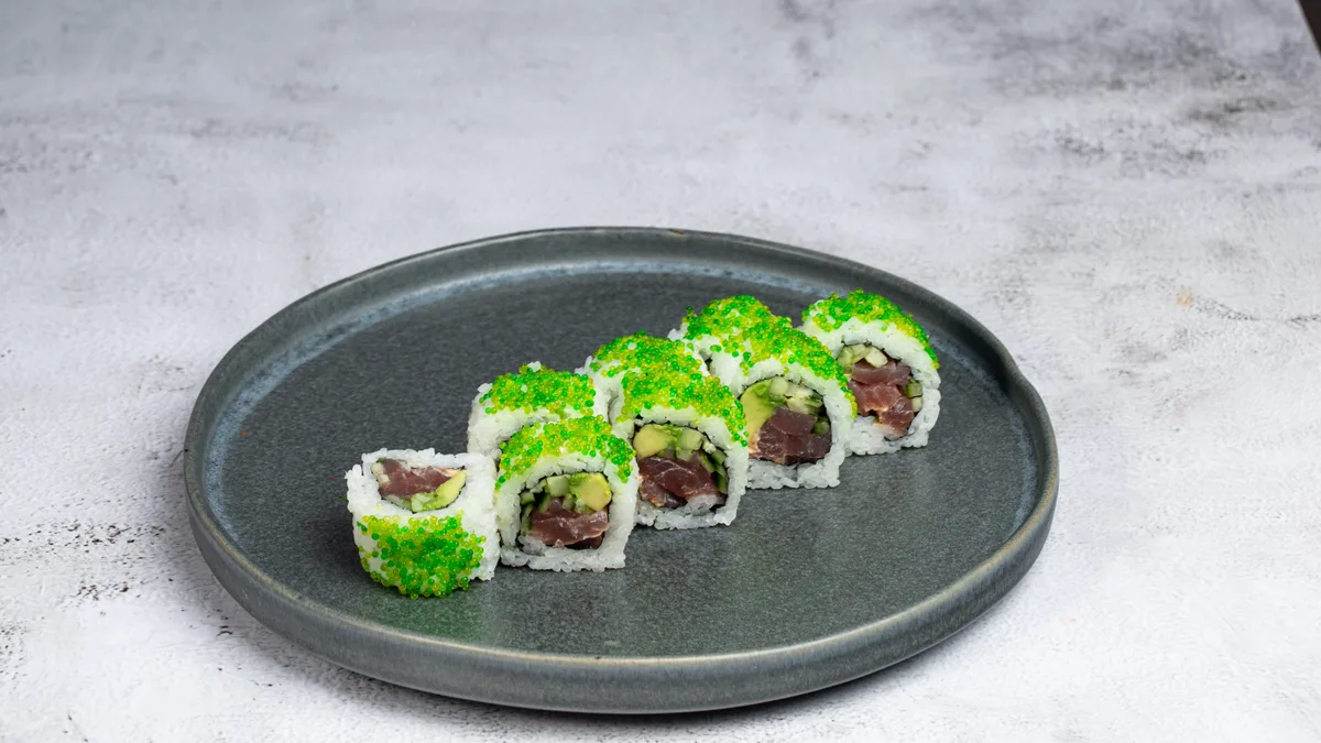 26A. Uramaki Spicy Tun