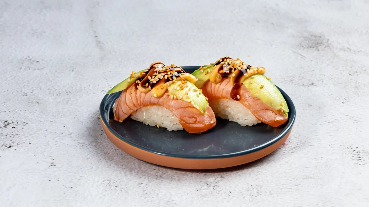 30A. Nigiri Laks Flambe
