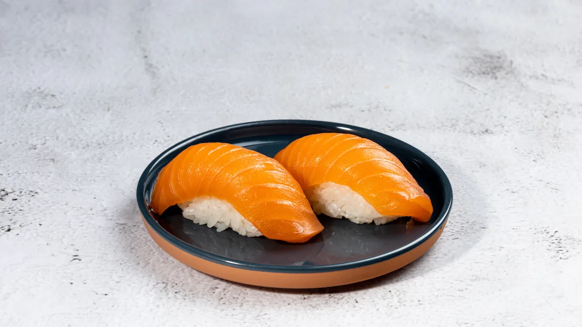 30B. Nigiri Laks