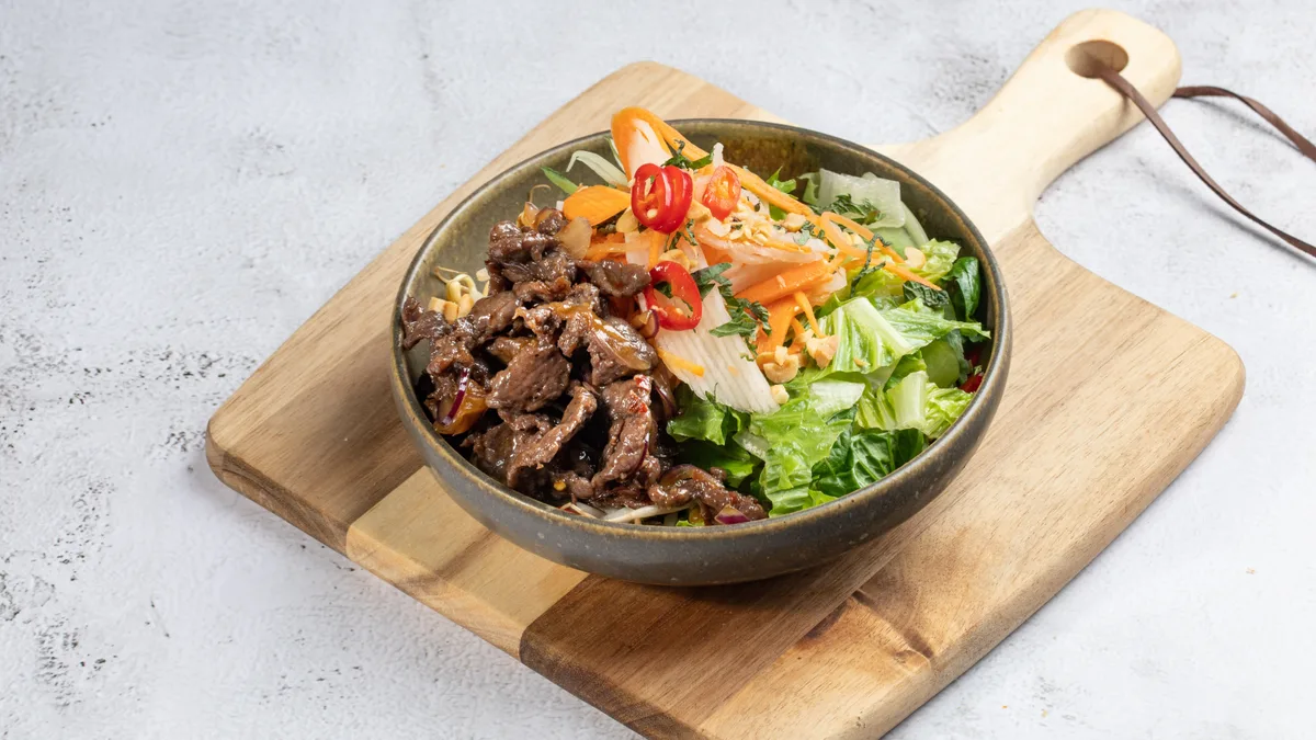 8C. Risnudelsalat med oksekød