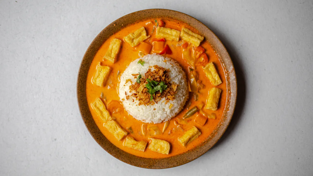Červené kari s tofu