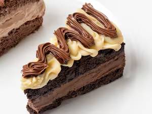 Fatia de Bolo Chocolatudo Ninho com Nutella