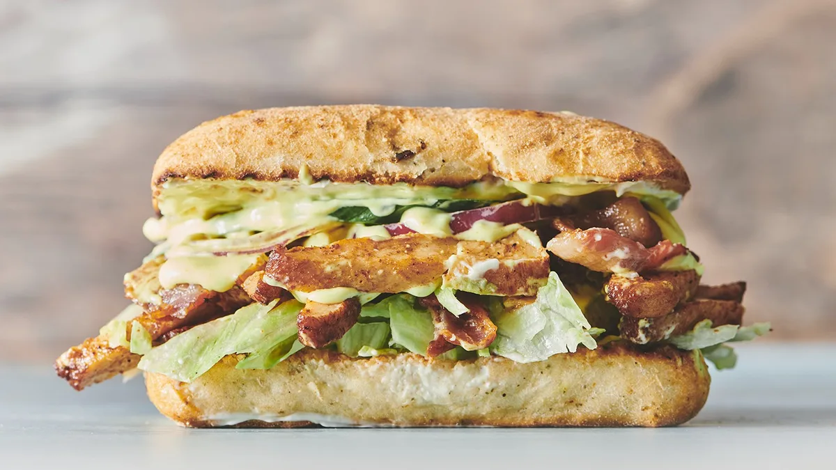 Kylling og bacon sandwich