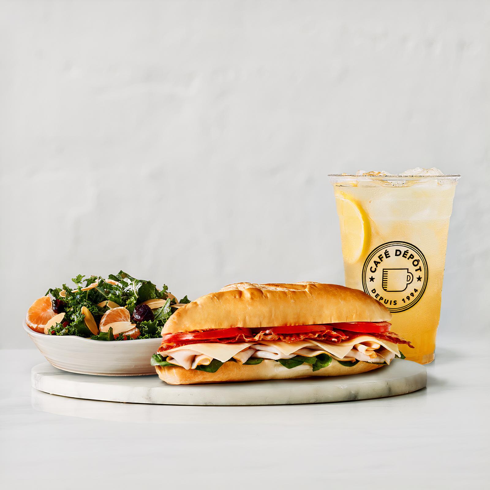 Trio sandwich avec soup ou salade et thé glacé 20 oz/Sandwich trio with soup or salade with your choice of iced tea