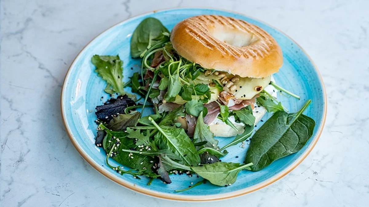 Bagel med prosciutto