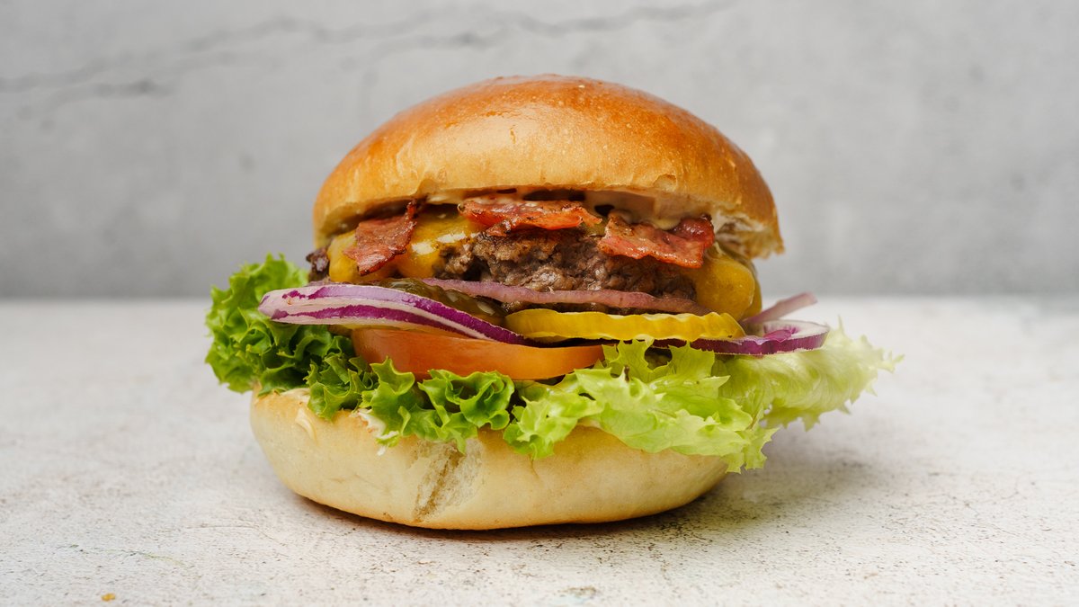 2. Bacon and Ost Burger