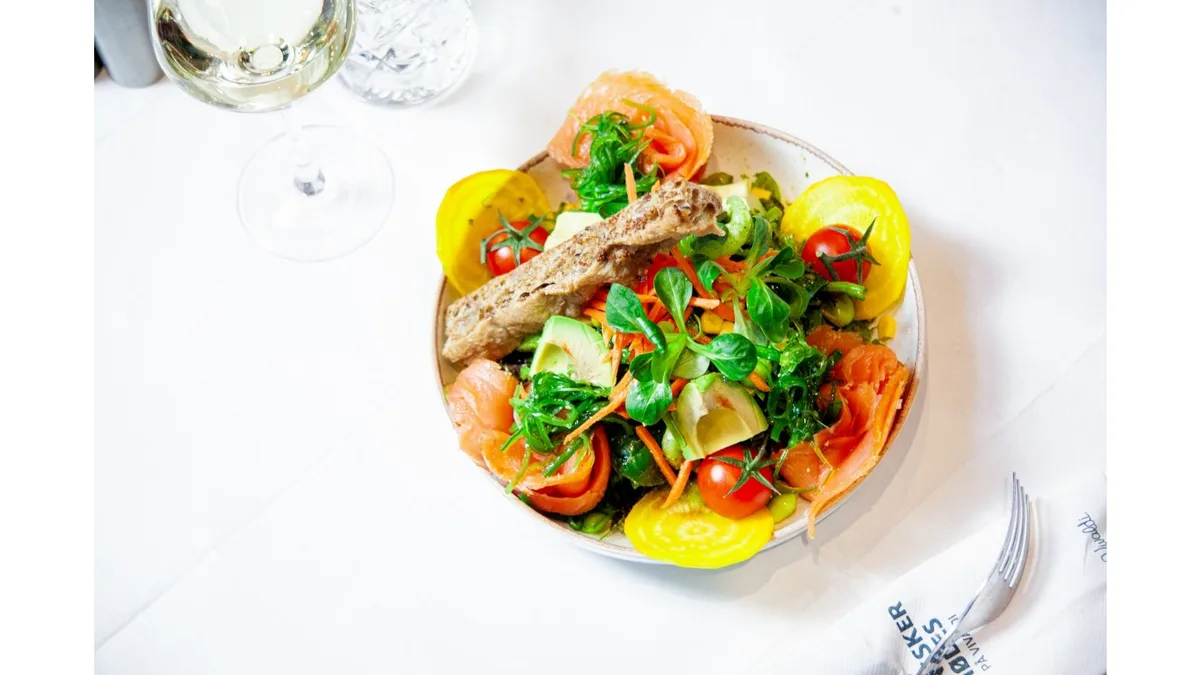 Salat med laks