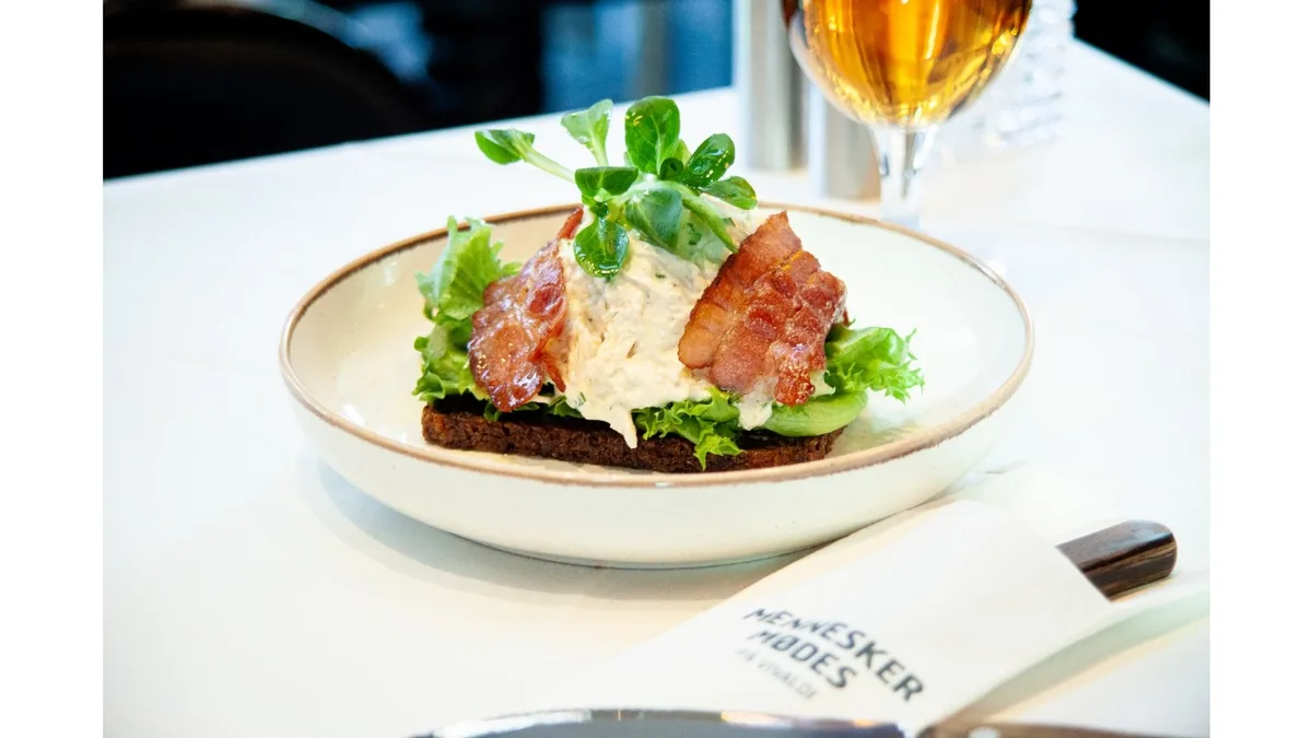 Smørrebrød hønsesalat
