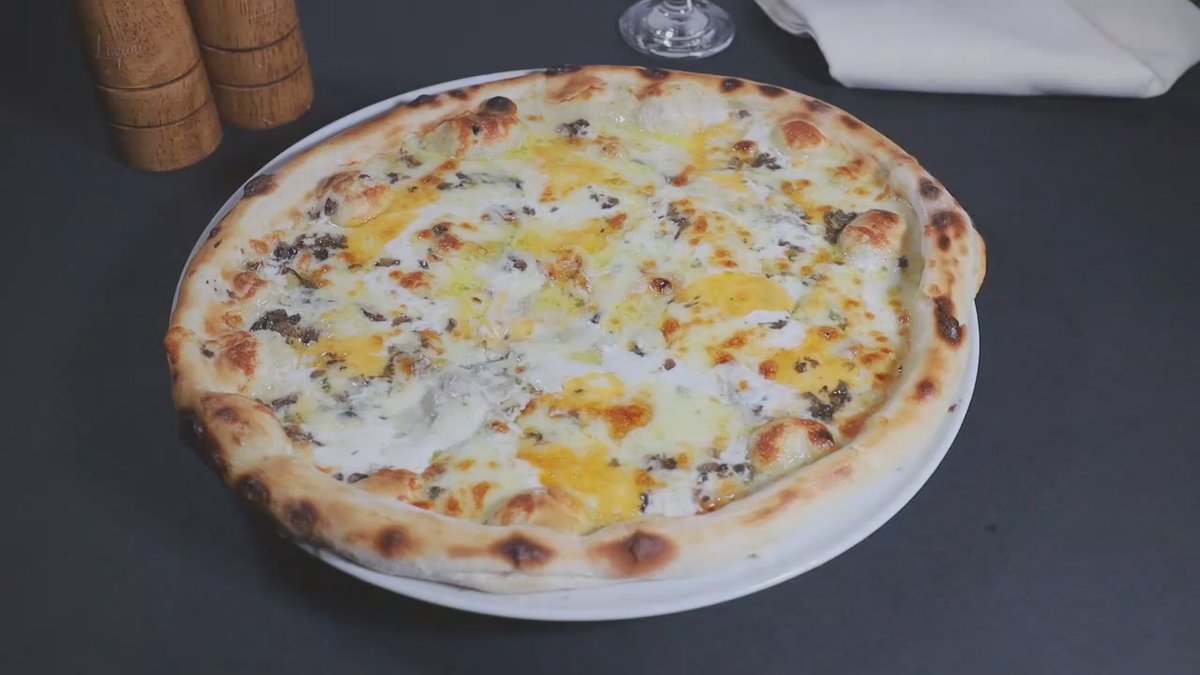 Pizza quattro formaggi