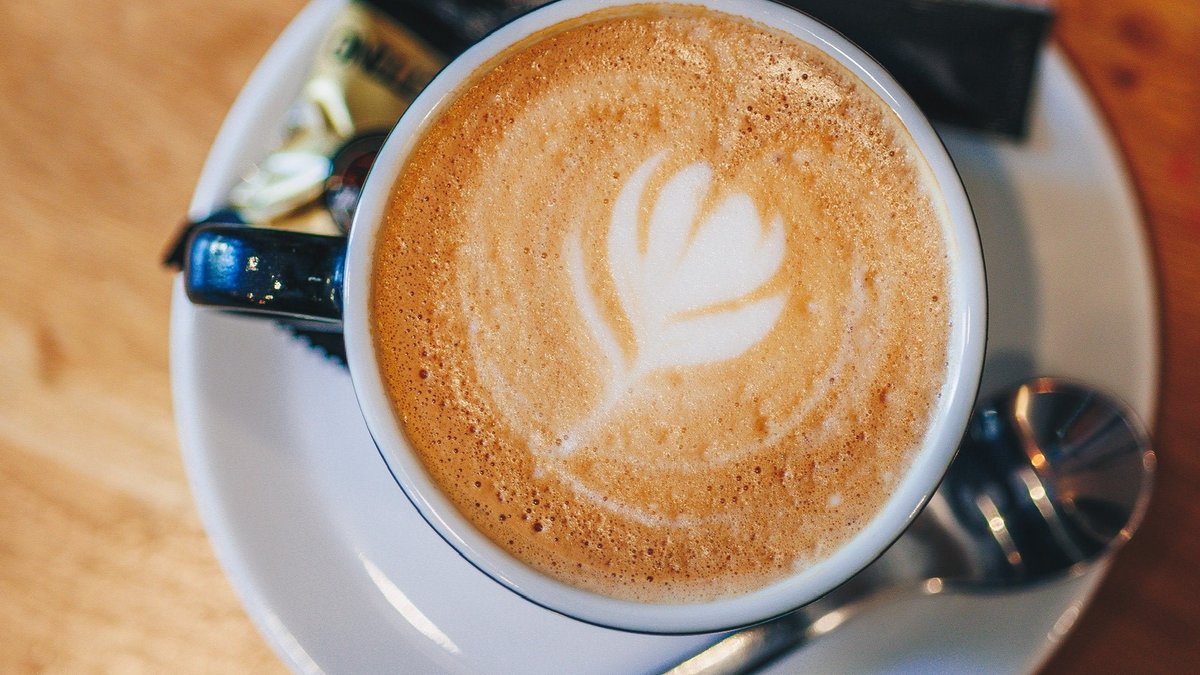 Almás pite latte