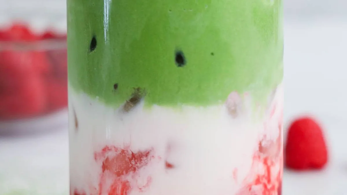Jeges málnás matcha latee