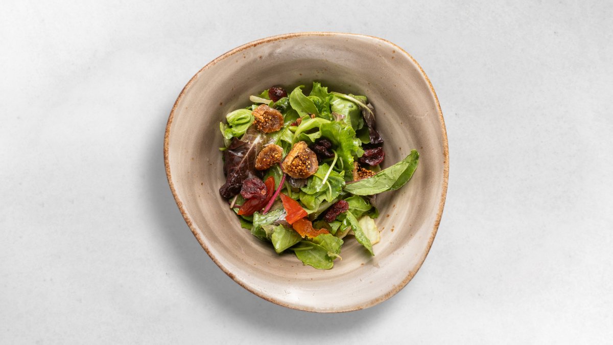 Gartensalat mit Getrockneten Früchten