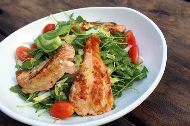 Grilled Salmon Salad