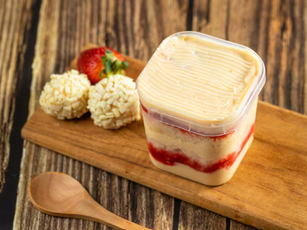 Bolo de Pote - Ninho com Geléia de Morango