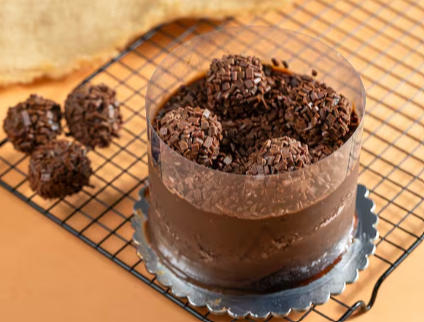 Petit Naked Cake - Brigadeiro Belga (Apróx 750g)