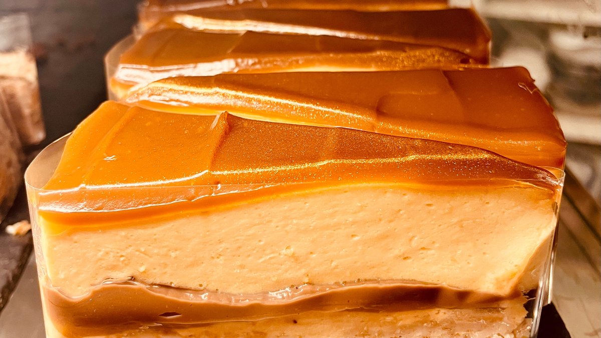 Karamellás tejcsokis mogyoróhabos torta