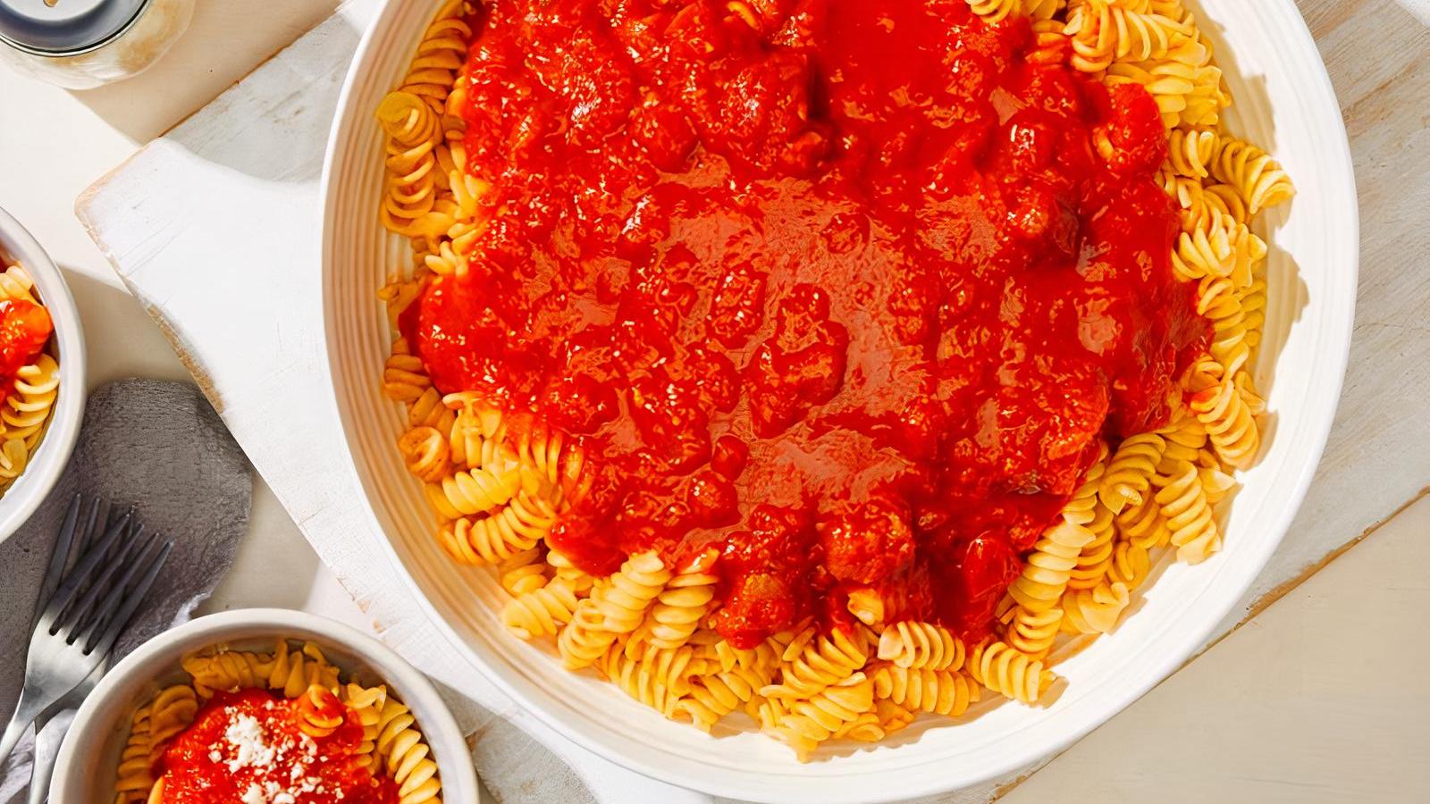 CATERING KIDS FUSILLI PASTA WITH TOMATO SAUCE