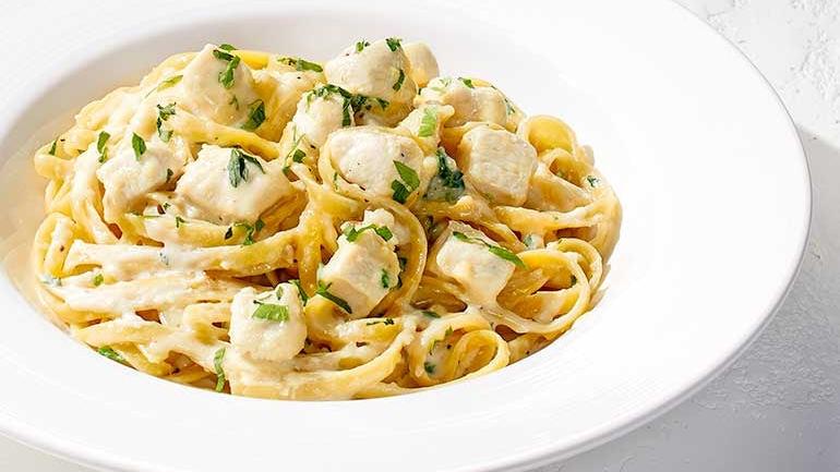 GARLIC CREAM FETTUCCINE