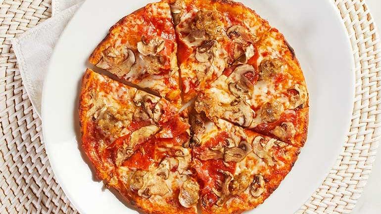 GLUTEN-FREE KIDS MUSHROOM PEPPERONI SAUSAGE PIZZA