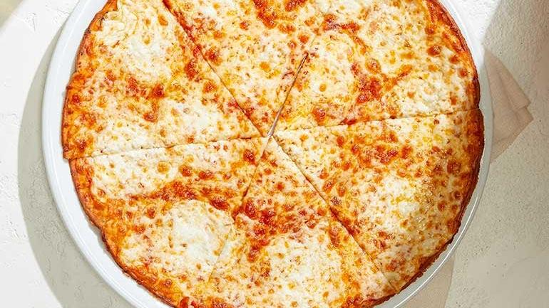 GLUTEN-FREE TRADITIONAL CHEESE PIZZA