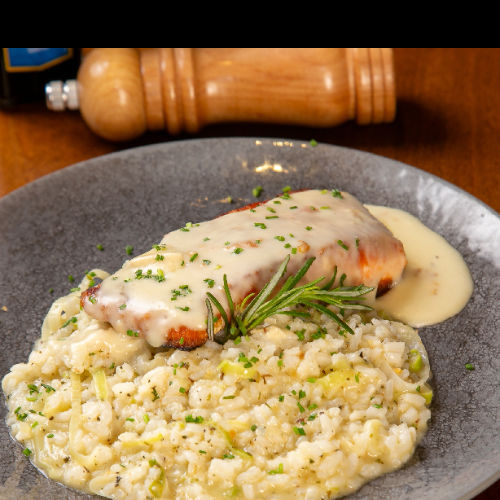 Salmone In Salsa Brie e Miele (1 Pessoa)