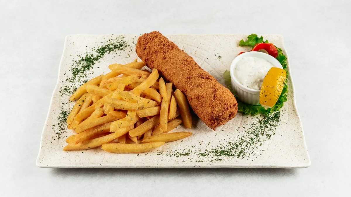 Zagrebački odrezak od teletine s prilogom