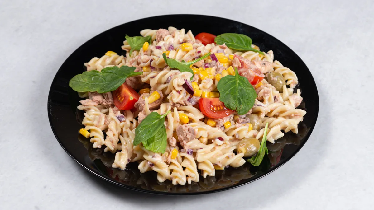 Tuna salata sa pastom