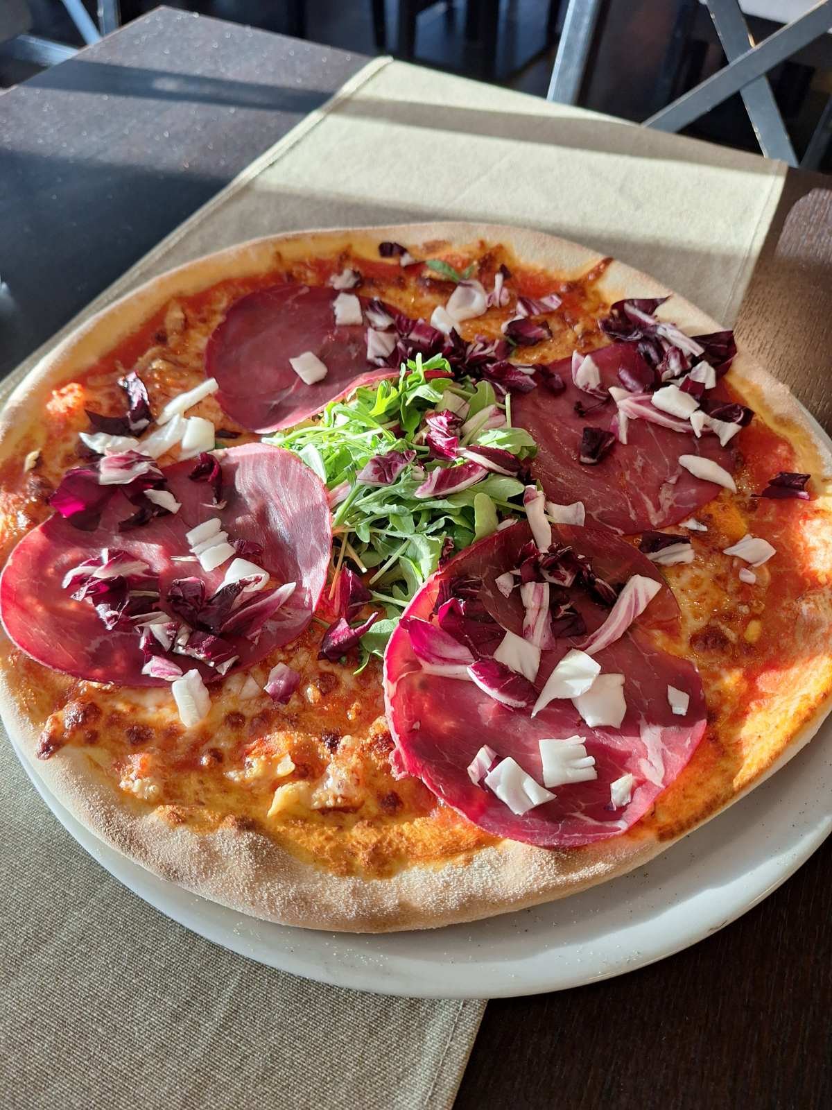 Bresaola pizza