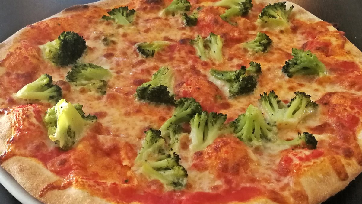 Broccoli (V) pizza
