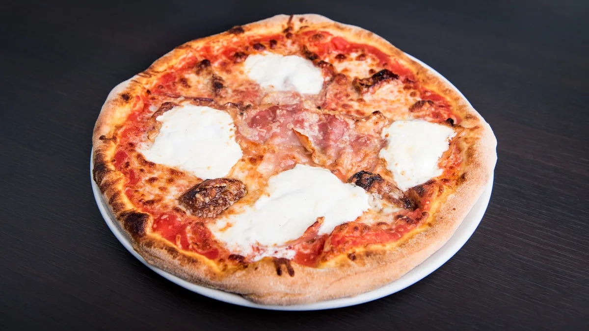 Mascarpone pizza