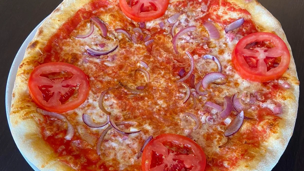 Pancetta pizza