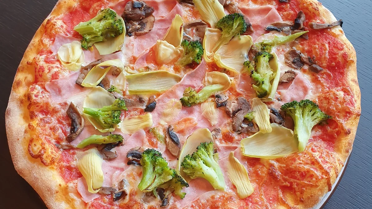 Quattro stagioni pizza