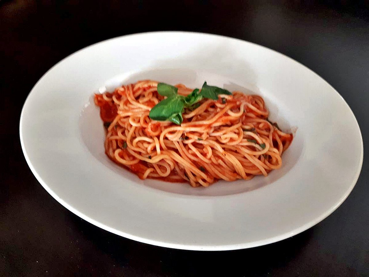 Spaghetti al pomodoro (V)